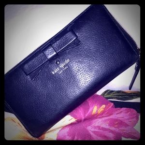 Adorable KATE SPADE Wallet w/bow